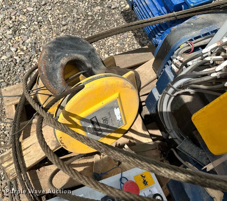 image for item MQ9304 2013 Siguren  hoist