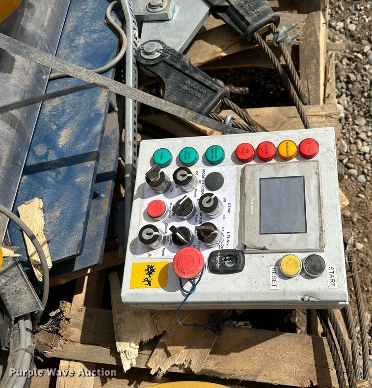 image for item MQ9304 2013 Siguren  hoist