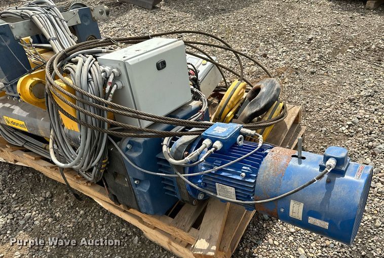 image for item MQ9304 2013 Siguren  hoist