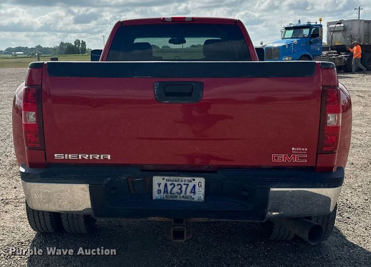 image for item MQ9306 2008 Chevrolet Silverado 3500HD  pickup truck