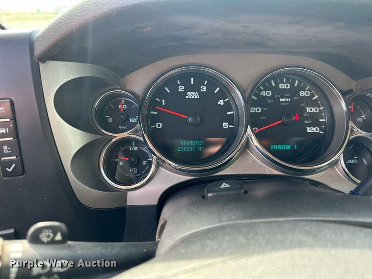 image for item MQ9306 2008 Chevrolet Silverado 3500HD  pickup truck