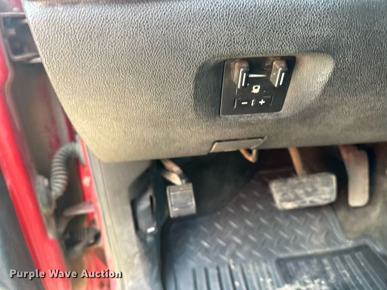 image for item MQ9306 2008 Chevrolet Silverado 3500HD  pickup truck