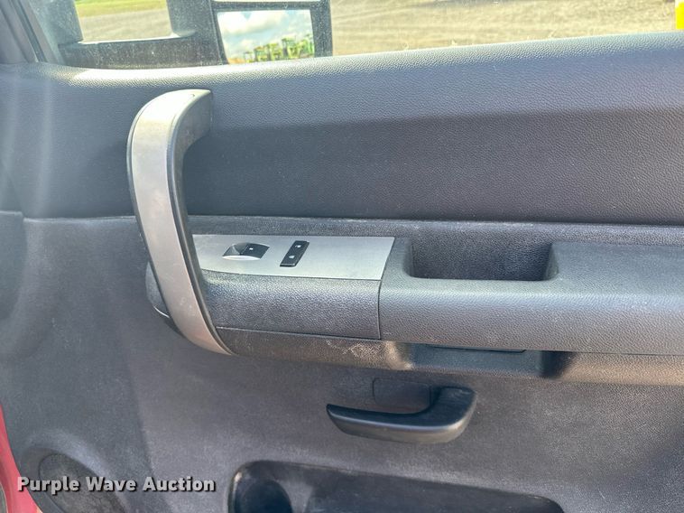 image for item MQ9306 2008 Chevrolet Silverado 3500HD  pickup truck