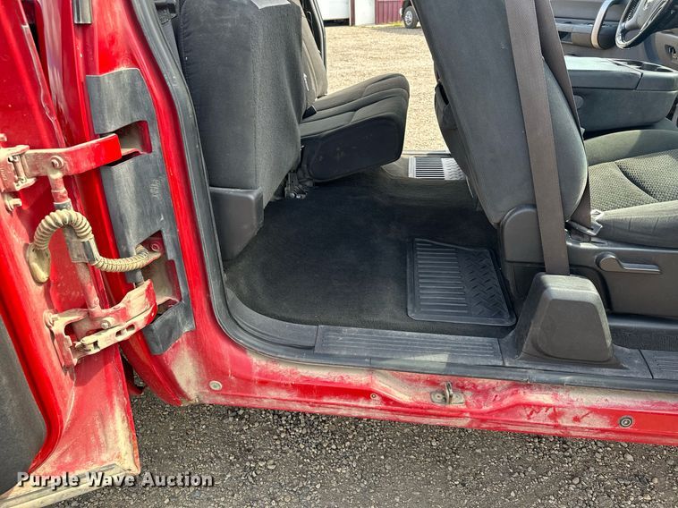 image for item MQ9306 2008 Chevrolet Silverado 3500HD  pickup truck