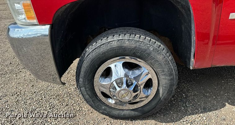 image for item MQ9306 2008 Chevrolet Silverado 3500HD  pickup truck