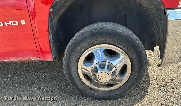 image for item MQ9306 2008 Chevrolet Silverado 3500HD  pickup truck