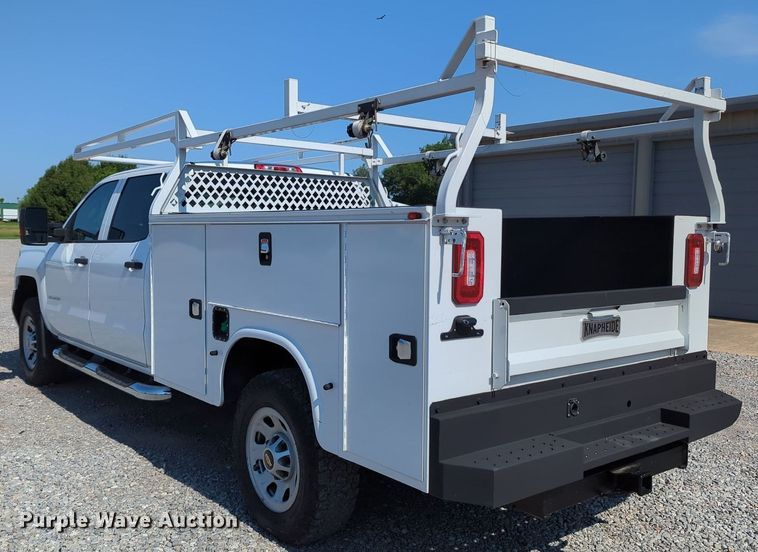 image for item MX9334 2015 Chevrolet Silverado 3500HD  Crew Cab utility bed pickup truck