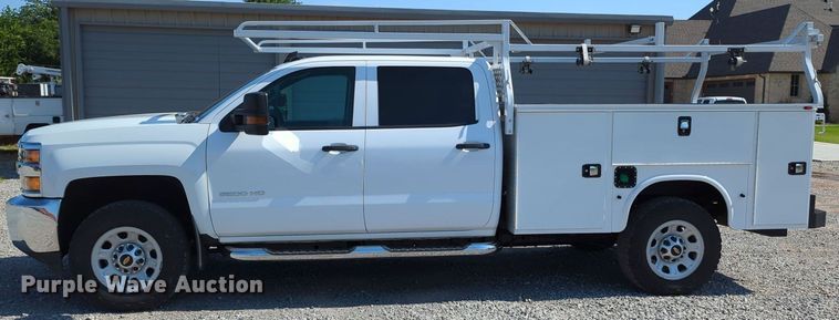 image for item MX9334 2015 Chevrolet Silverado 3500HD  Crew Cab utility bed pickup truck