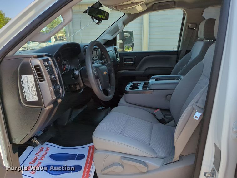 image for item MX9334 2015 Chevrolet Silverado 3500HD  Crew Cab utility bed pickup truck