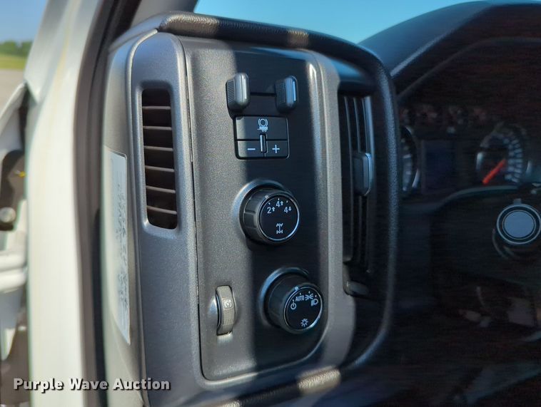 image for item MX9334 2015 Chevrolet Silverado 3500HD  Crew Cab utility bed pickup truck