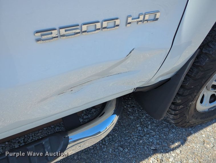 image for item MX9334 2015 Chevrolet Silverado 3500HD  Crew Cab utility bed pickup truck