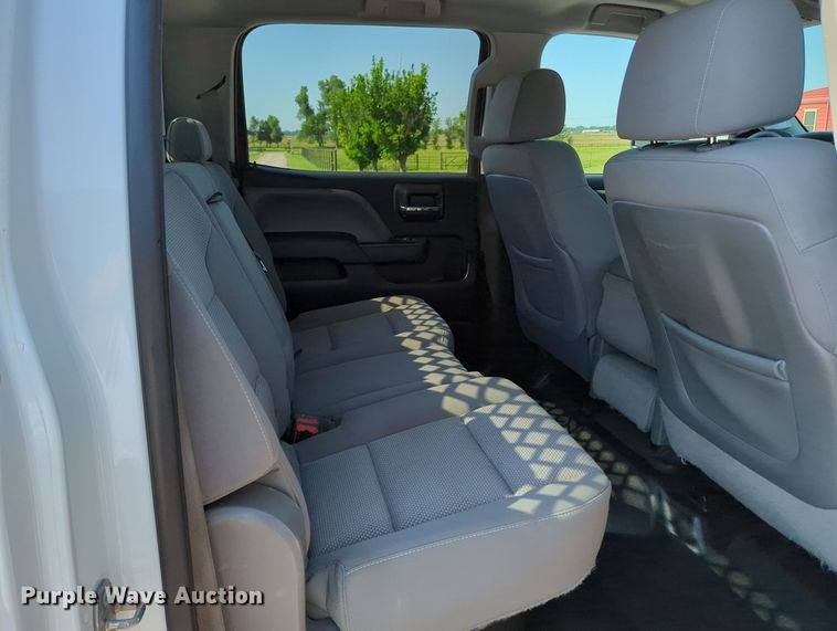 image for item MX9334 2015 Chevrolet Silverado 3500HD  Crew Cab utility bed pickup truck