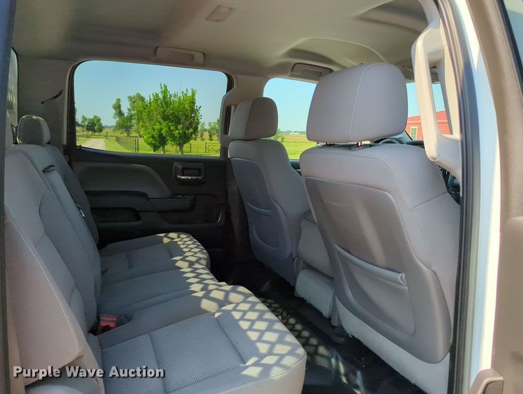 image for item MX9334 2015 Chevrolet Silverado 3500HD  Crew Cab utility bed pickup truck