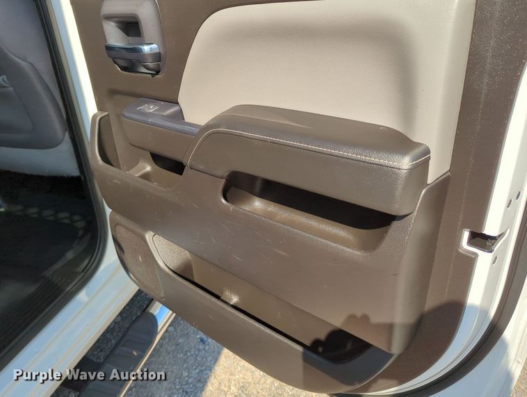 image for item MX9334 2015 Chevrolet Silverado 3500HD  Crew Cab utility bed pickup truck