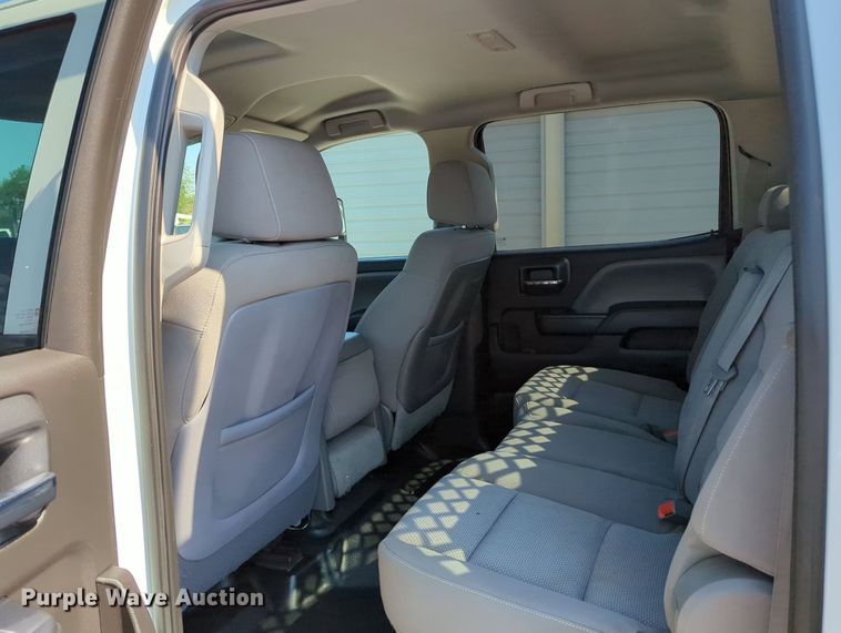 image for item MX9334 2015 Chevrolet Silverado 3500HD  Crew Cab utility bed pickup truck