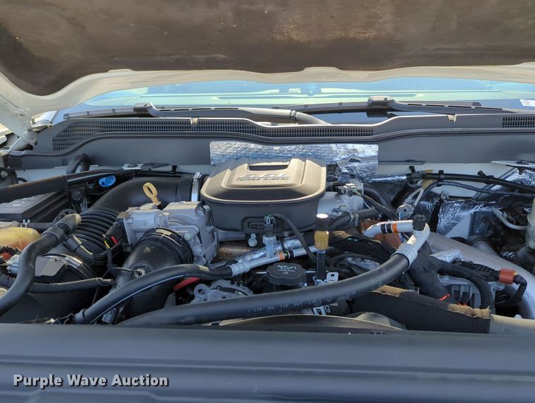 image for item MX9334 2015 Chevrolet Silverado 3500HD  Crew Cab utility bed pickup truck