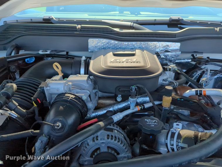 image for item MX9334 2015 Chevrolet Silverado 3500HD  Crew Cab utility bed pickup truck