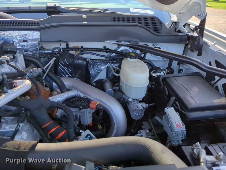 image for item MX9334 2015 Chevrolet Silverado 3500HD  Crew Cab utility bed pickup truck