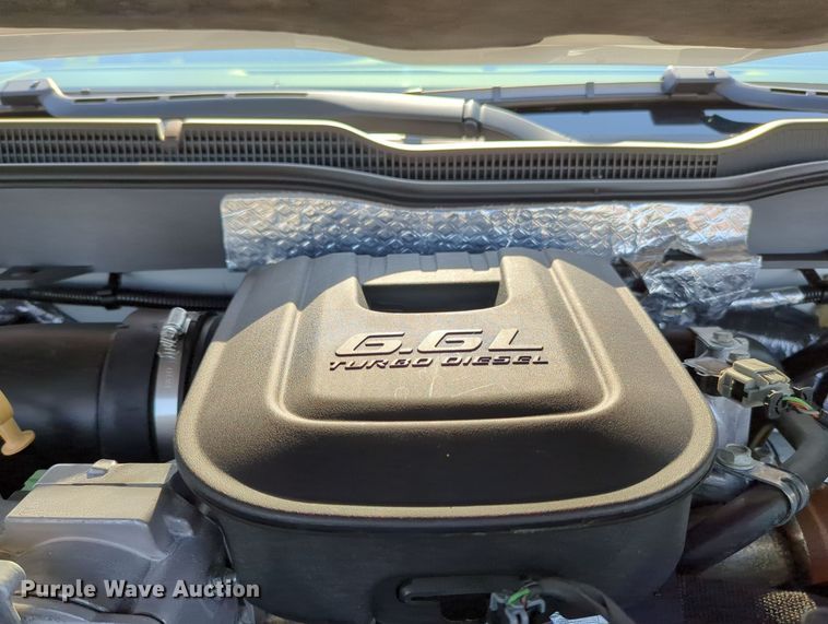 image for item MX9334 2015 Chevrolet Silverado 3500HD  Crew Cab utility bed pickup truck