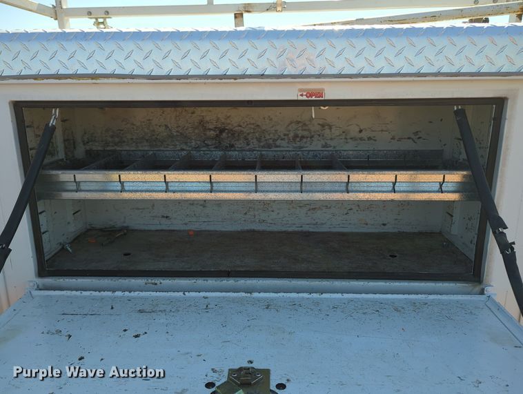 image for item MX9337 2005 Chevrolet Silverado 2500HD  utility bed pickup truck