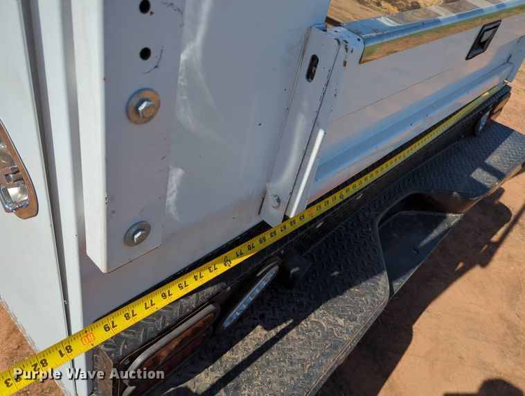 image for item MX9337 2005 Chevrolet Silverado 2500HD  utility bed pickup truck