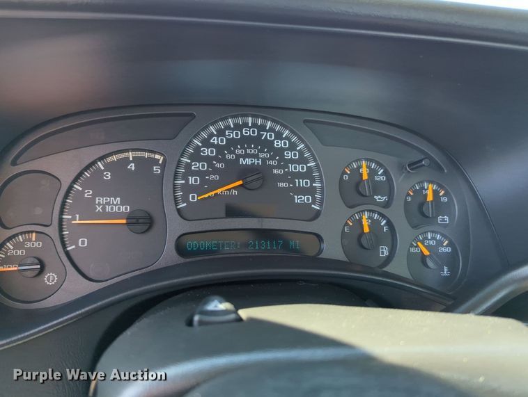 image for item MX9337 2005 Chevrolet Silverado 2500HD  utility bed pickup truck