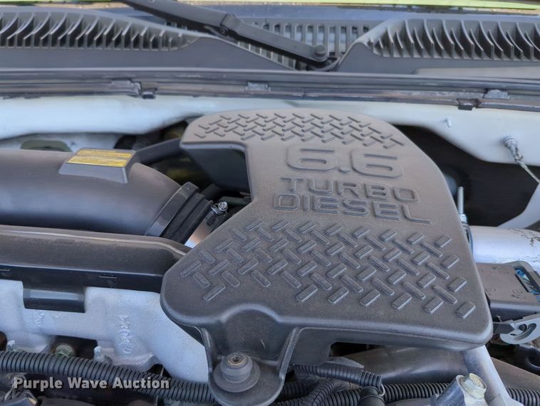 image for item MX9337 2005 Chevrolet Silverado 2500HD  utility bed pickup truck