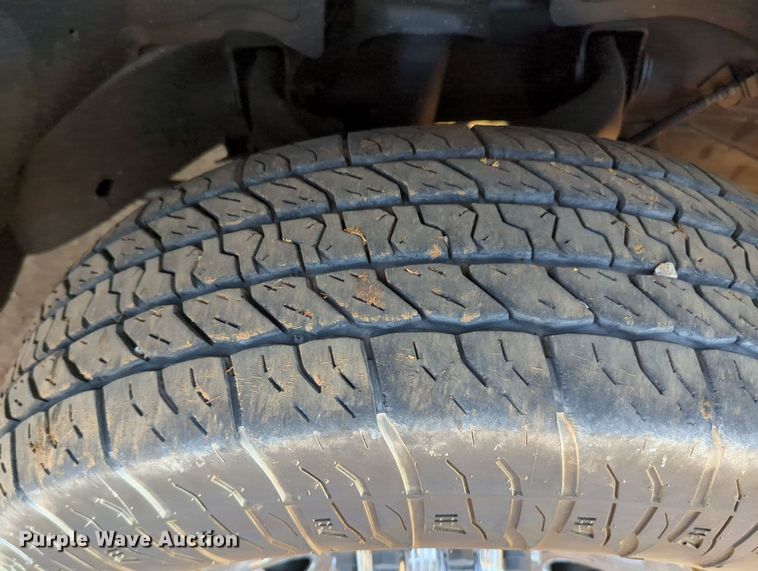 image for item MX9337 2005 Chevrolet Silverado 2500HD  utility bed pickup truck