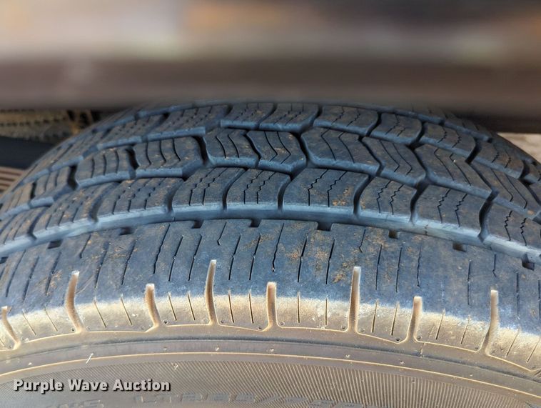 image for item MX9337 2005 Chevrolet Silverado 2500HD  utility bed pickup truck