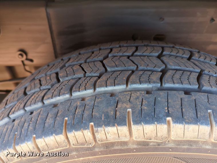 image for item MX9337 2005 Chevrolet Silverado 2500HD  utility bed pickup truck