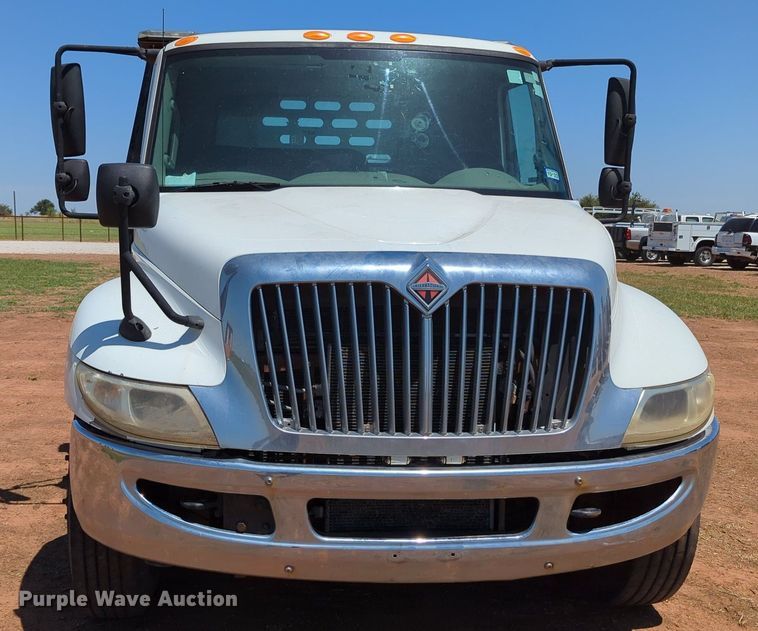 image for item MX9339 2011 International DuraStar 4300  flatbed truck