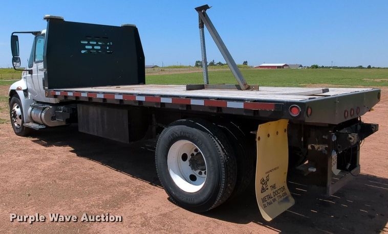 image for item MX9339 2011 International DuraStar 4300  flatbed truck