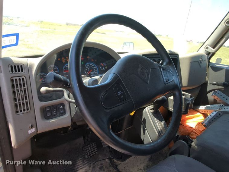 image for item MX9339 2011 International DuraStar 4300  flatbed truck