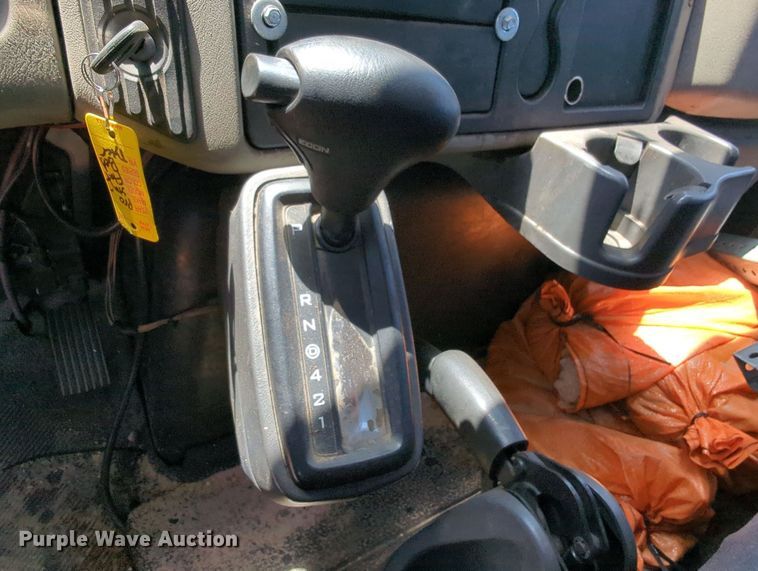 image for item MX9339 2011 International DuraStar 4300  flatbed truck