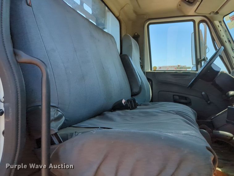 image for item MX9339 2011 International DuraStar 4300  flatbed truck