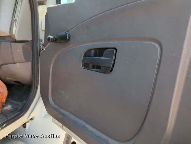 image for item MX9339 2011 International DuraStar 4300  flatbed truck