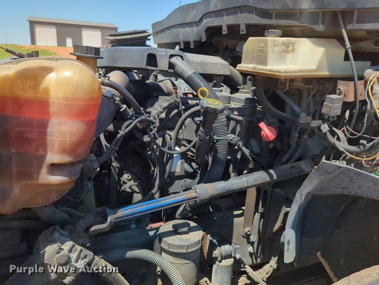 image for item MX9339 2011 International DuraStar 4300  flatbed truck