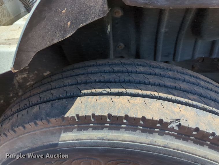 image for item MX9339 2011 International DuraStar 4300  flatbed truck