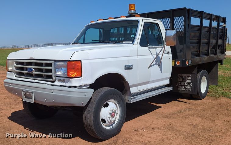 image for item MX9340 1990 Ford F350  flatbed pickup truck