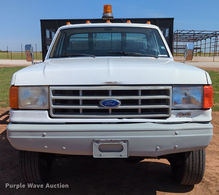 image for item MX9340 1990 Ford F350  flatbed pickup truck