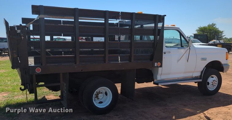 image for item MX9340 1990 Ford F350  flatbed pickup truck