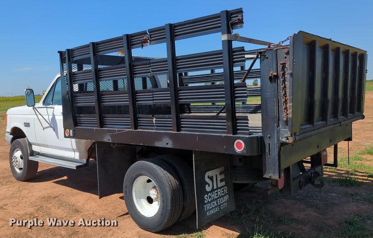 image for item MX9340 1990 Ford F350  flatbed pickup truck