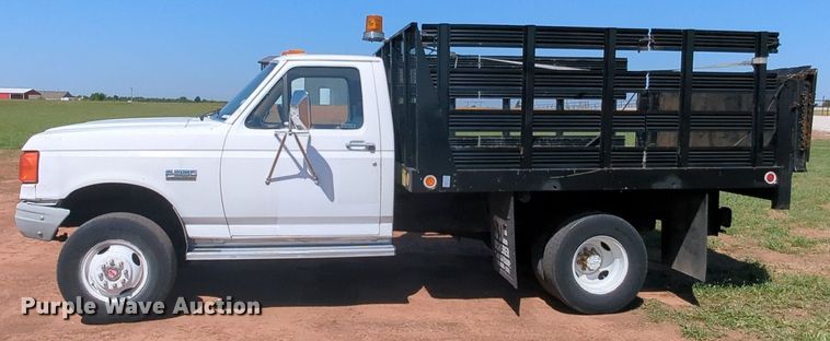 image for item MX9340 1990 Ford F350  flatbed pickup truck