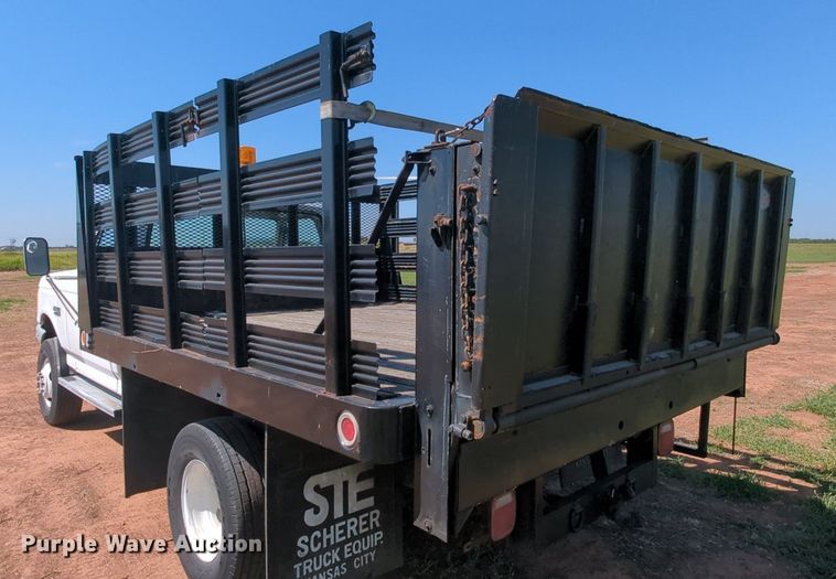 image for item MX9340 1990 Ford F350  flatbed pickup truck