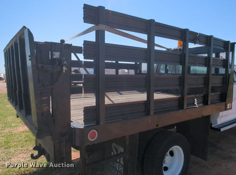 image for item MX9340 1990 Ford F350  flatbed pickup truck