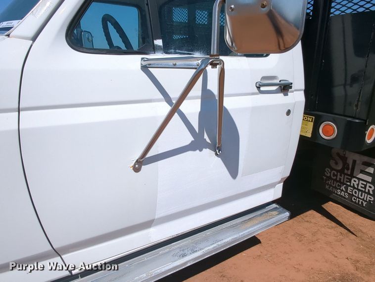 image for item MX9340 1990 Ford F350  flatbed pickup truck