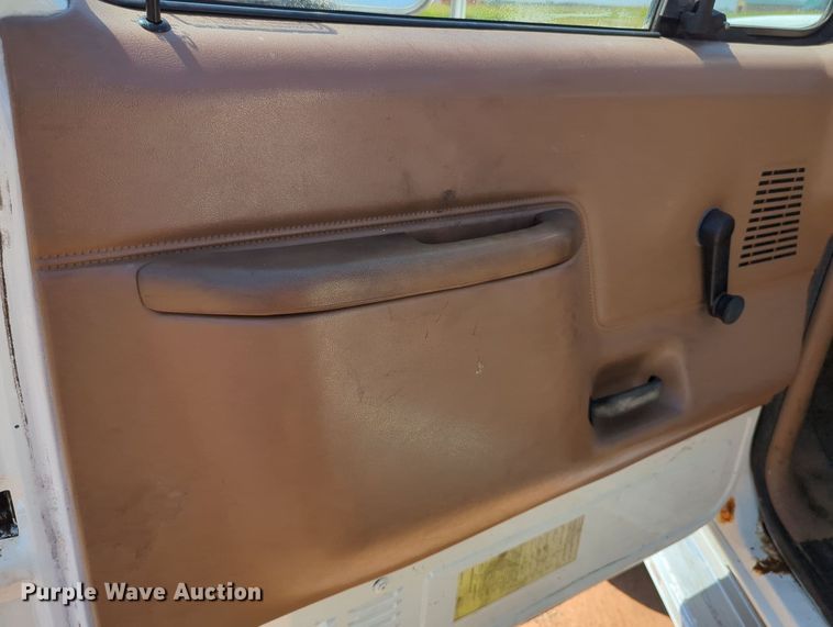 image for item MX9340 1990 Ford F350  flatbed pickup truck