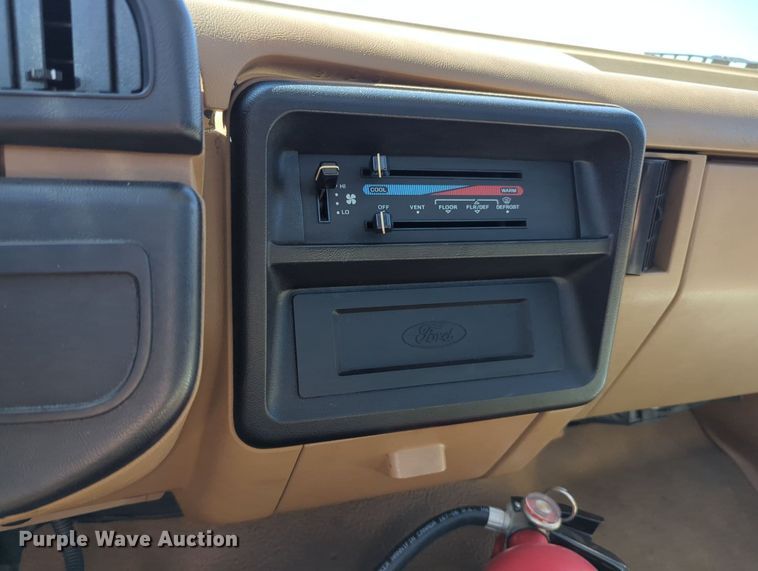 image for item MX9340 1990 Ford F350  flatbed pickup truck