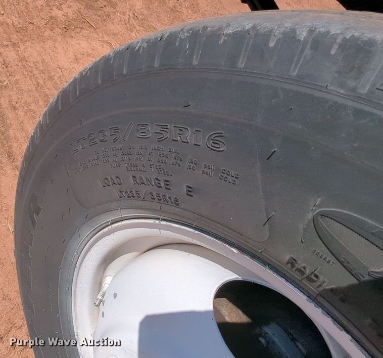 image for item MX9340 1990 Ford F350  flatbed pickup truck