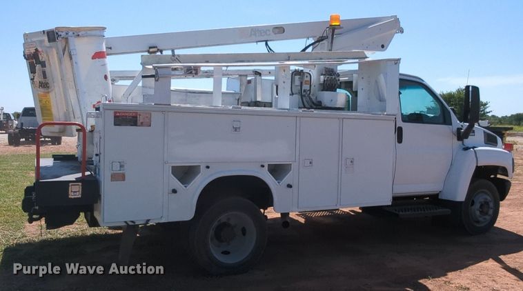 image for item MX9341 2005 Chevrolet C4500  bucket truck